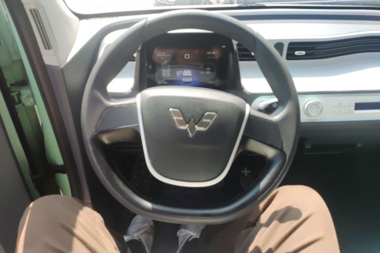 Used Wuling Hongguang MINIEV 2022 Macaron Fashion Edition Lithium-Nickel-Cobalt-Alpha-oxide Steering Wheel