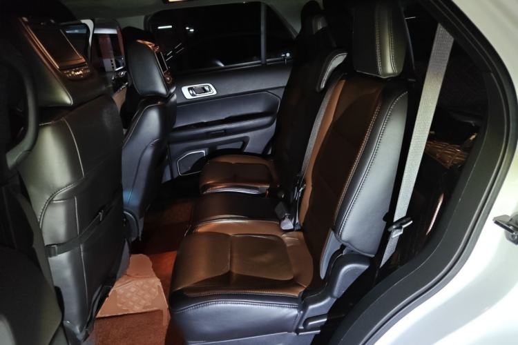 Used Ford Explorer 2013 3.5L Deluxe Model