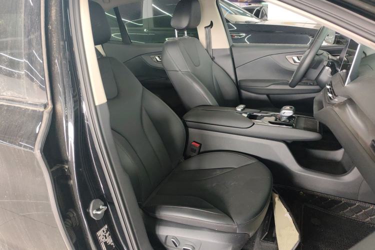 Used Hongqi E-QM5 2022 431 km Charge & Enjoy Edition
