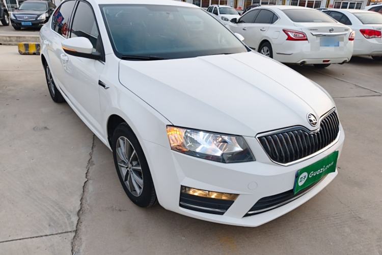 Used Skoda Octavia 2017 1.6L Manual Front-Wheel-Drive Version