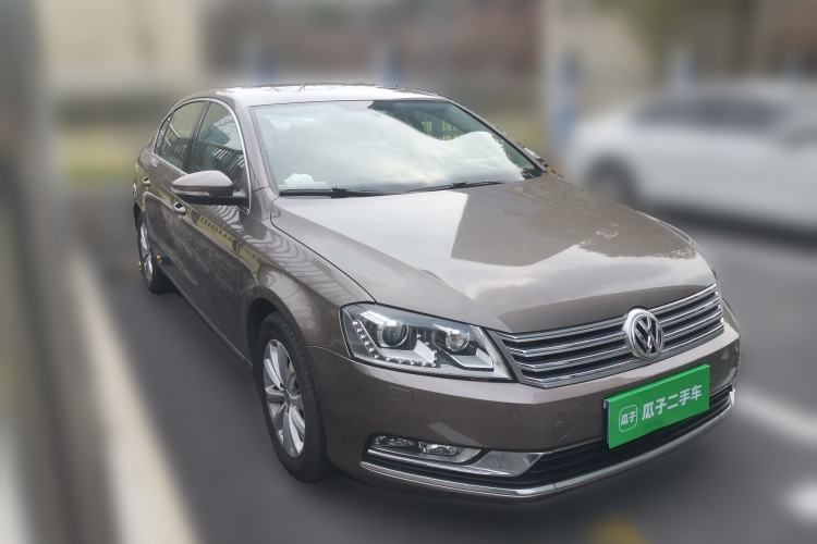 Used Volkswagen Magotan 2012 1.8TSI Luxury Model Front Right 45 Deg