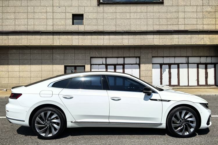 Used Volkswagen FAW-Volkswagen CC 2023 380TSI Striking Edition Exterior 2