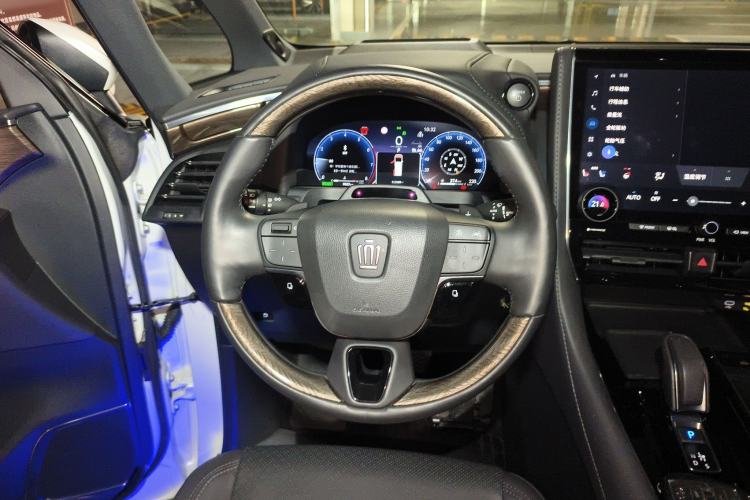 Used Toyota Vellfire 2024 Crown Dual-Engine 2.5L Ultimate Edition