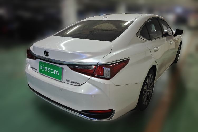 Used Lexus ES 2021 200 Excellence Edition Rear Right 45 Deg