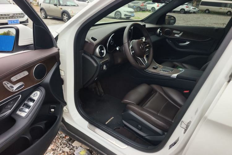 Used Mercedes-Benz GLC 2020 Facelift GLC 260 L 4MATIC Luxury Edition Driver Seat