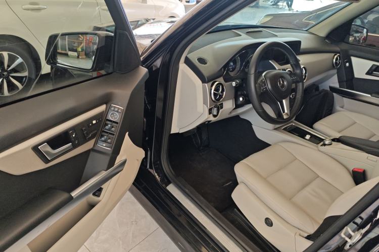 Used Mercedes-Benz GLK-Class 2013 GLK 300 4MATIC Dynamic Sunroof Model Driver Seat