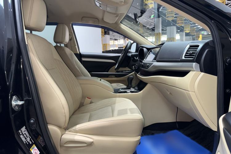 Used Toyota Highlander 2018 2.0T Two-Wheel Drive Elite Version 5 Seats China VI Standard
