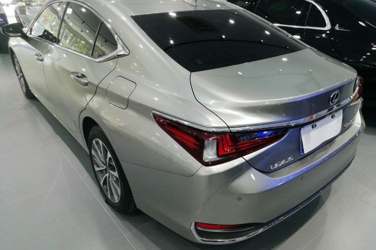 Used Lexus ES 2022 200 Excellence Edition
