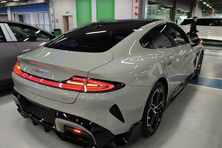 Used Xiaomi Auto SU7 2024 Rear-Drive Long-Range Intelligent Driving Version Rear Right 45 Deg