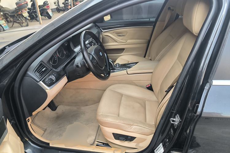 Used BMW 5 Series 2011 535Li Leading Model
