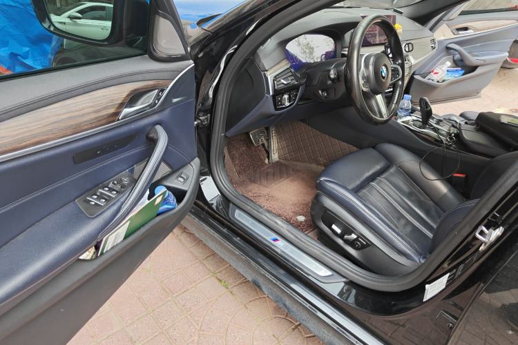 Used BMW 5 Series 2019 530i M Sport Package Driver Seat