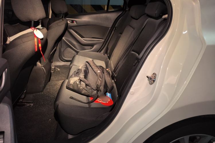 Used Mazda 3 Axela 2017 Sedan 1.5L Automatic Comfort Model Emission Standard China V
