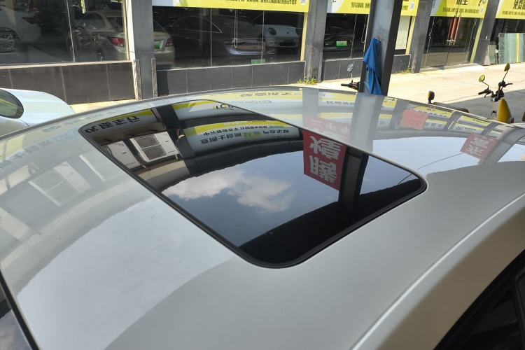 Used Buick Verano 2017 Sedan 20T Dual-Clutch Leading Model Roof