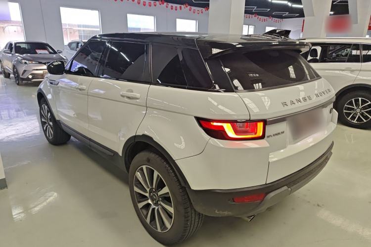 Used Land Rover Range Evoque 2018 240 PS SE Smart Brilliance Edition Rear Left 45 Deg