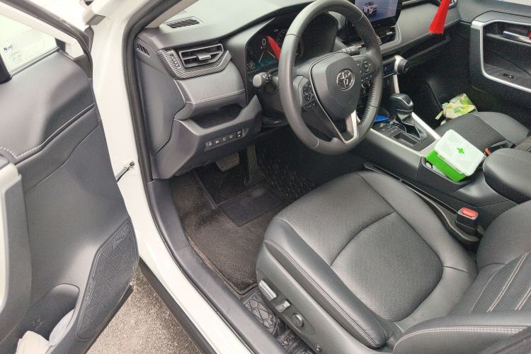 Used Toyota RAV4 2024 2.0L CVT Two-Wheel Drive Fashion Plus Edition
