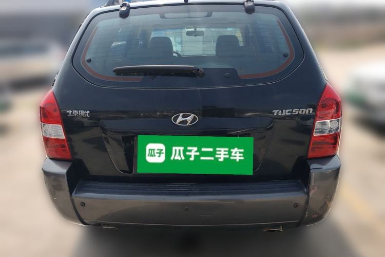 Used Hyundai Tucson 2009 2.0L Manual Two-Wheel Drive Fashion Edition Rear