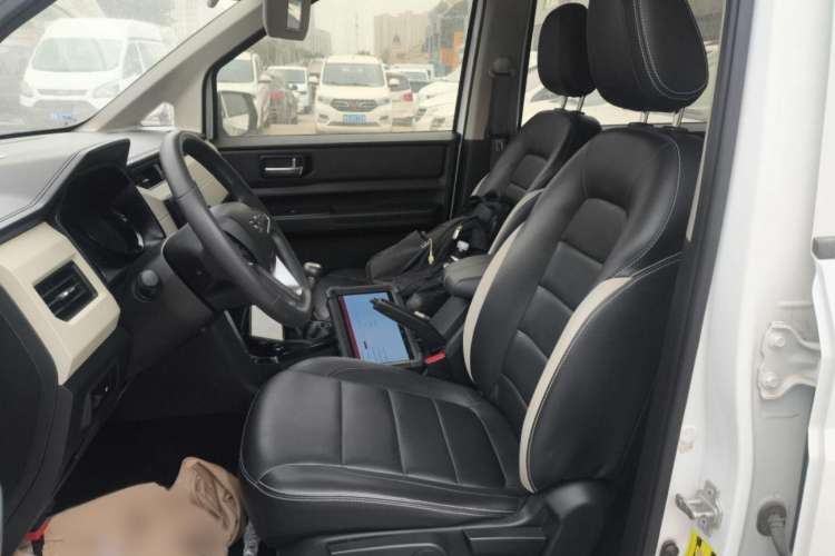 Used Wuling Hongguang PLUS 2020 1.5L Manual Comfort 7-Seater