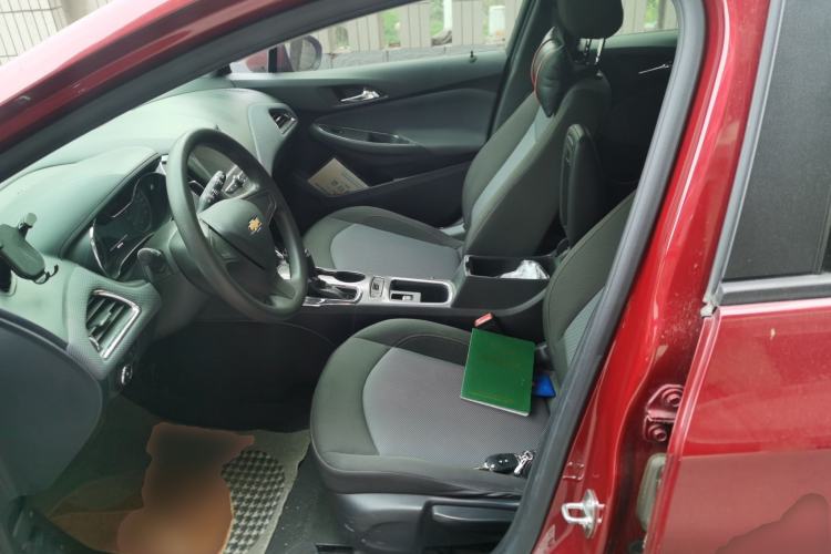 Used Chevrolet Cruze 2017 1.5L Hatchback Automatic Pioneer Sunroof Edition Left Front Seat