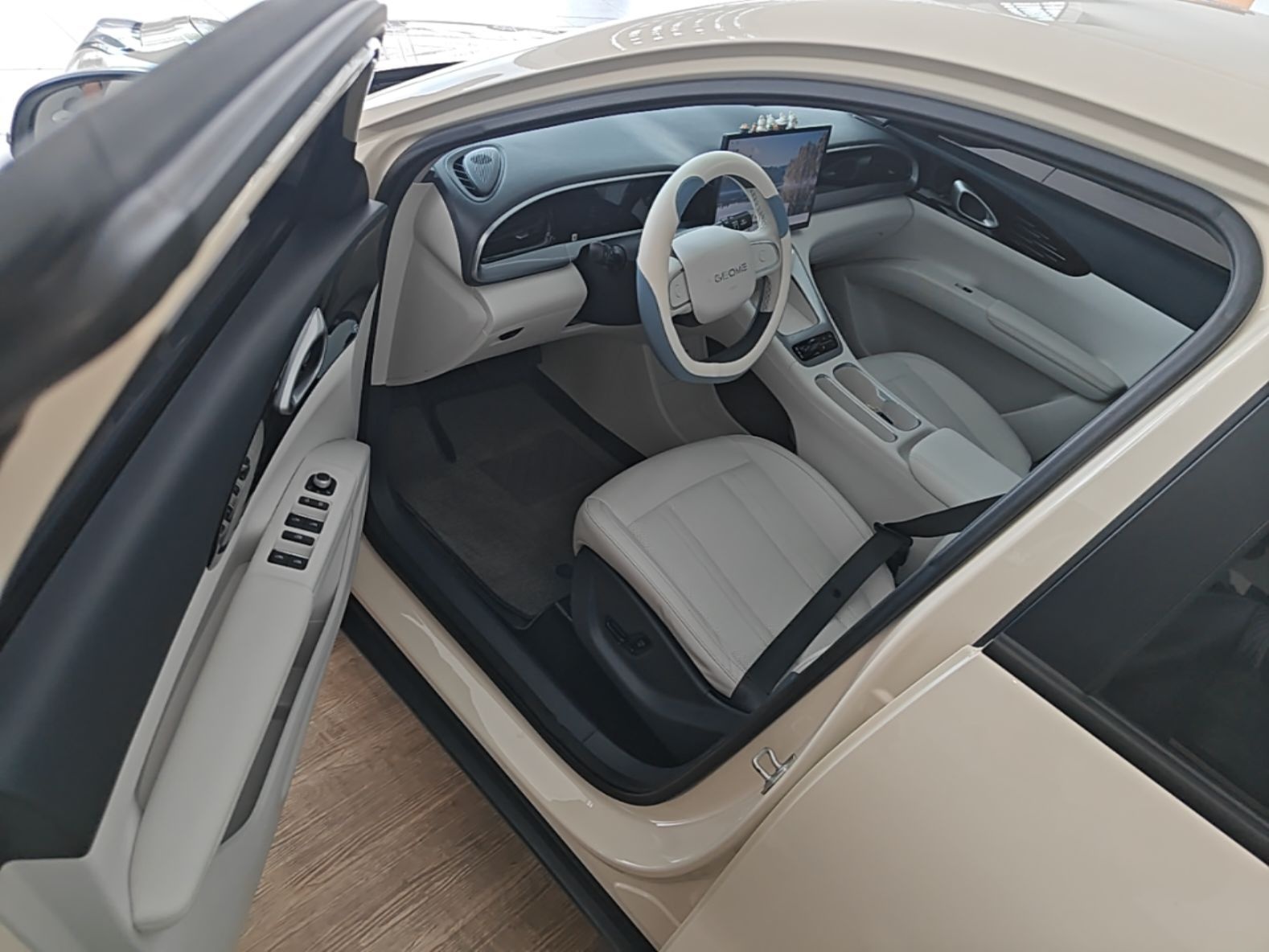 Geely Galaxy Geome 2025 UP 410km Exploration Edition — снимка 18
