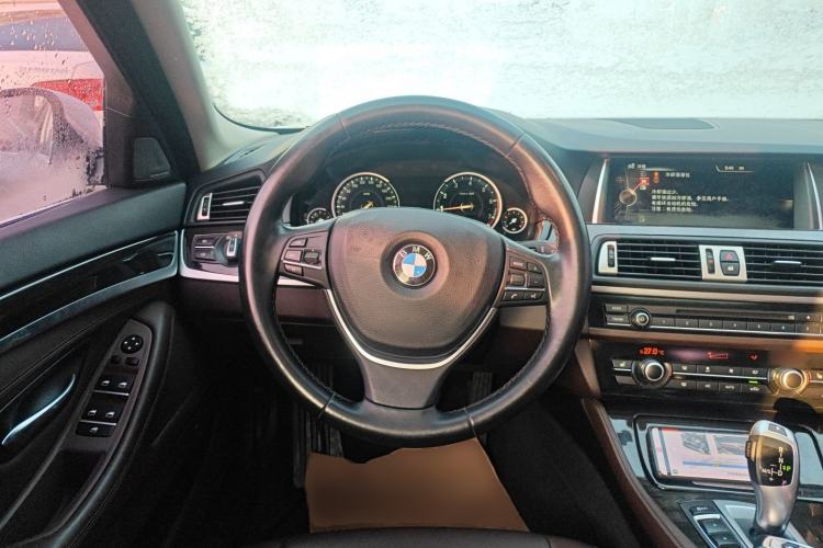 Used BMW 5 Series 2017 525Li Luxury Design Package Steering Wheel