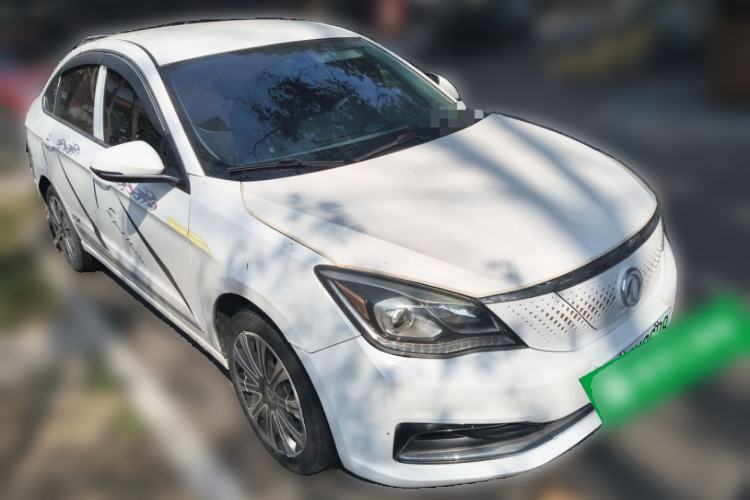 Used Dongfeng Aeolus E70 2021 Revised Version 2 500 Ultra-Comfort Edition Front Right 45 Deg