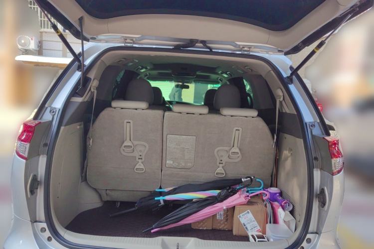 Used Toyota Previa 2006 2.4L 7-Seater Standard Edition Trunk