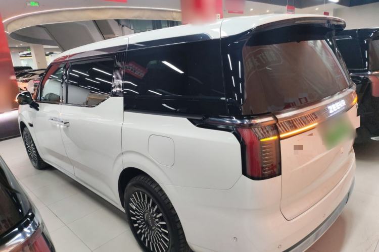 Used Zeekr 009 2024 Six-Seat Executive Version 4WD 108 kWh
