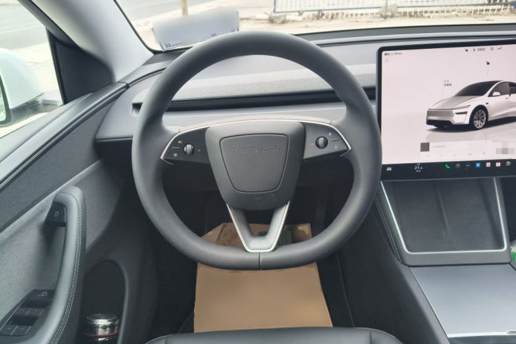 Used Tesla Model Y 2025 Rear-Wheel-Drive Version