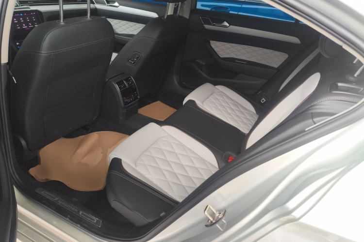 Used Volkswagen Magotan 2023 2 Million Units Commemorative Edition 330TSI DSG Luxury Version