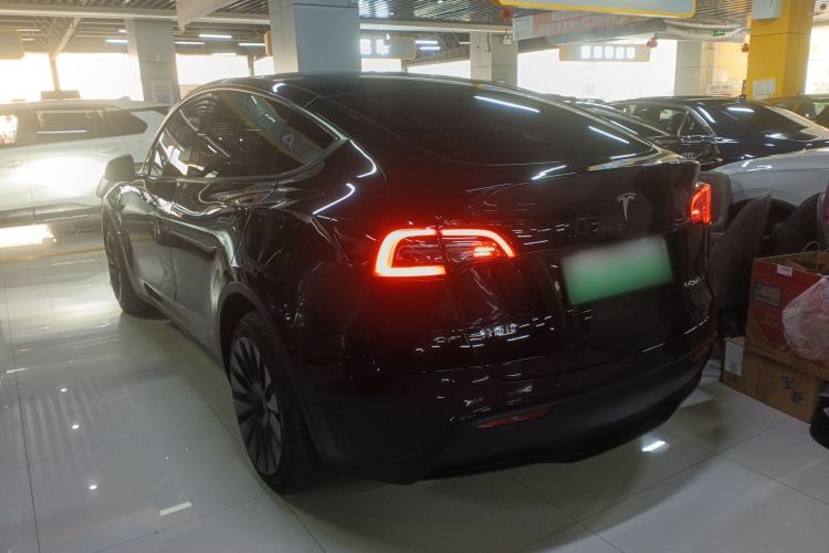 Used Tesla Model Y 2022 Long-Range All-Wheel-Drive Version