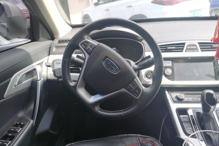Used Geely Auto Emgrand X7 Sport 2018 1.8TD Automatic Two-Wheel Drive ZhiZun Model with 4G Connectivity
