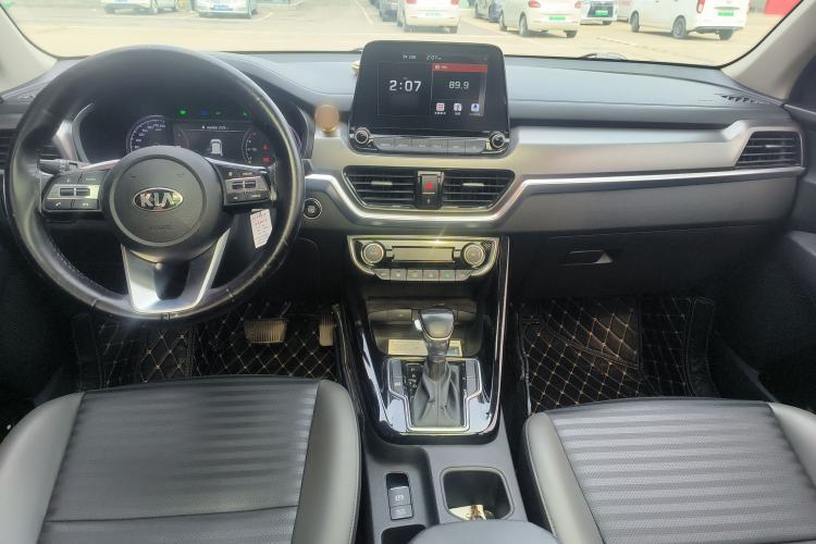 Used Kia Sportage R 2018 2.0L Automatic Smart Luxury Version China V Standard Center Console