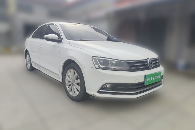 Used Volkswagen Sagitar 2015 1.6L Manual Comfort Model Front Right 45 Deg