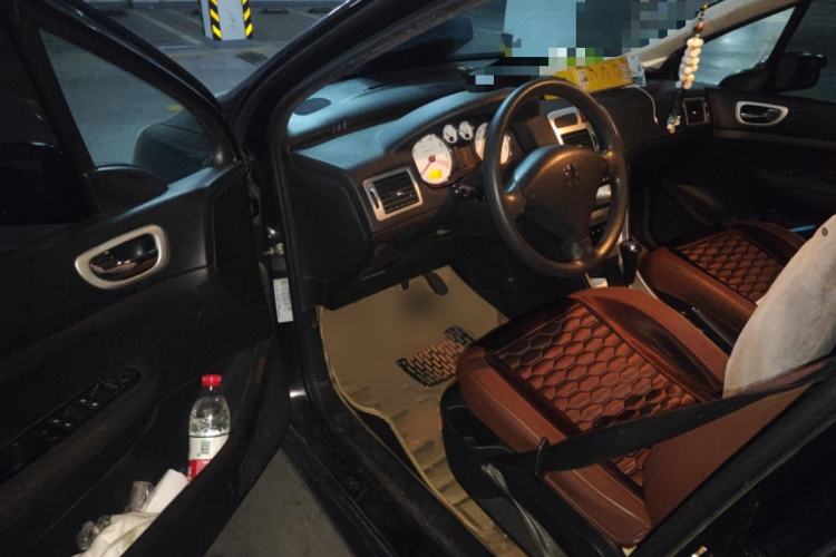 Used Peugeot 307 2010 Sedan 1.6L Automatic Comfort Edition Driver Seat