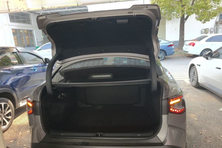 Used Toyota bZ3 2024 517 km Elite PRO Trunk