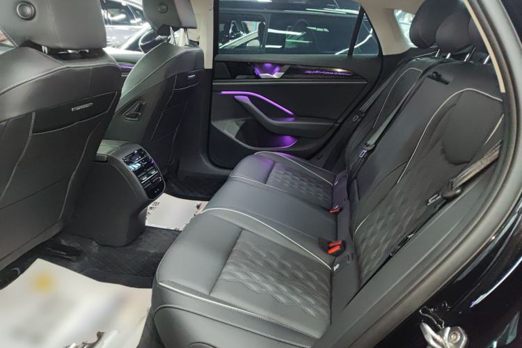 Used Volkswagen Magotan 2024 380TSI DSG Prestige Edition DaMai Package Left Rear Seat