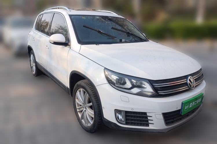 Used Volkswagen Tiguan 2013 2.0 TSI Automatic All-Wheel-Drive Flagship Edition Front Right 45 Deg