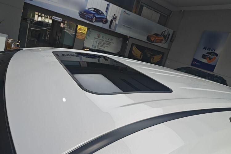 Used Toyota SIENNA 2023 2.5L Hybrid Deluxe Edition Roof