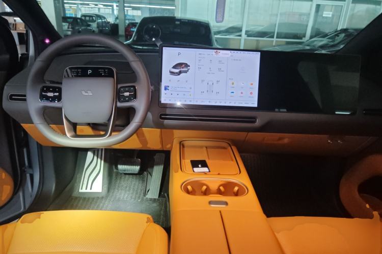 Used Li Auto i6 2025 Model Four-Wheel-Drive Standard Type