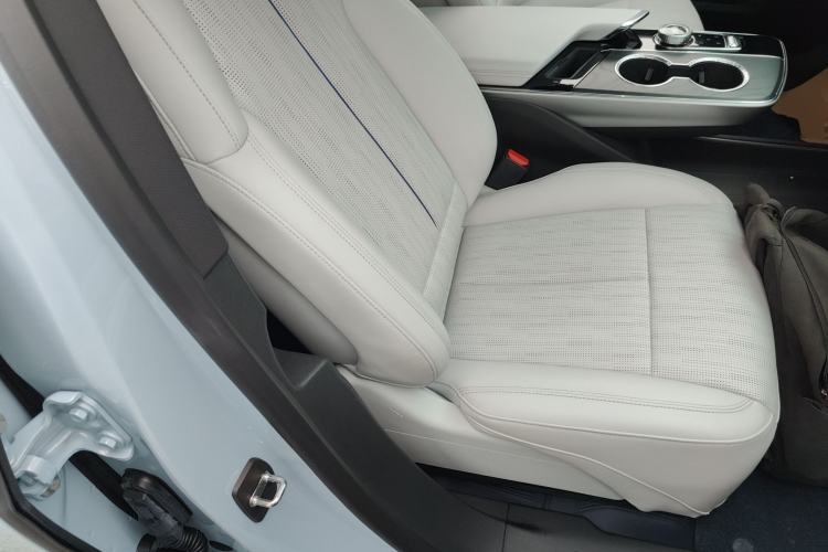 Used Cadillac LYRIQ 2022 Rear-Drive Long-Range Luxury Edition