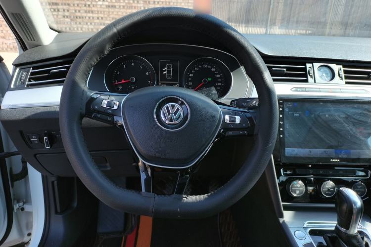 Used Volkswagen Magotan 2017 280TSI DSG Comfort Model