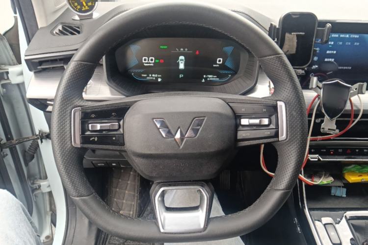 Used Wuling Asta 2022 2.0L DHT Electric-Speed Version Steering Wheel