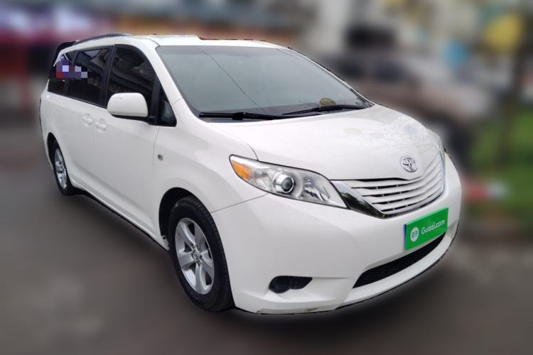 Used Toyota SIENNA  Front Right 45 Deg
