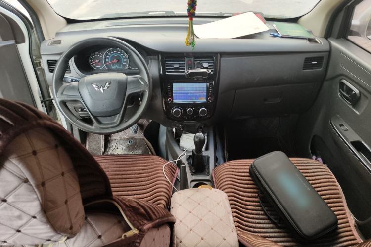 Used Wuling Rongguang V 2016 1.5L Standard Version