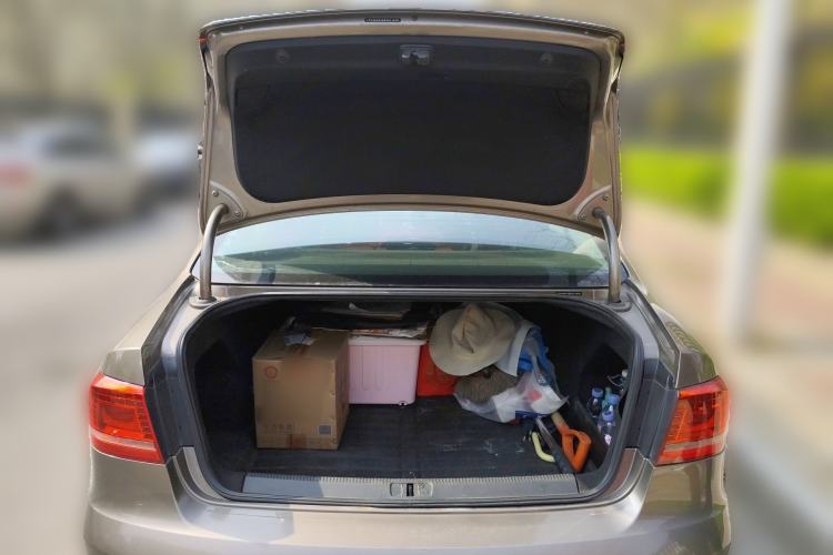 Used Volkswagen Magotan 2013 1.8TSI Luxury Model Trunk