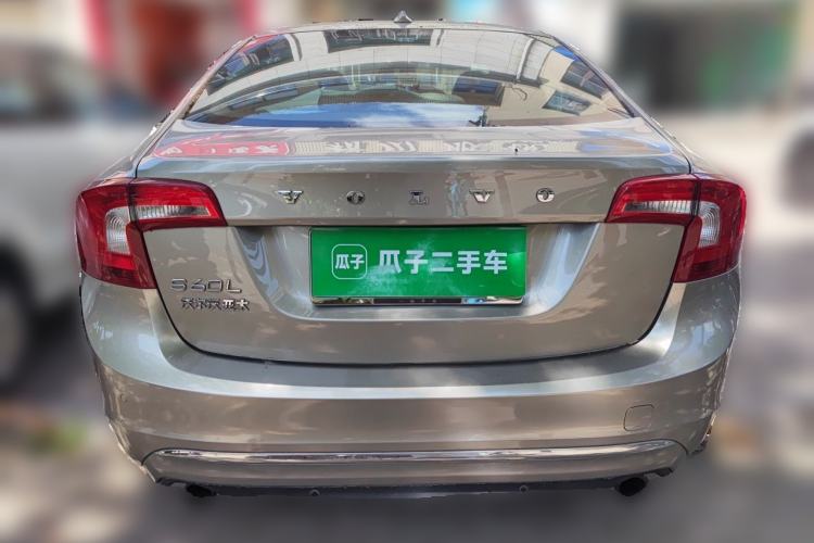 Used Volvo S60 2015 S60L 2.0T Zhiyuan Edition

