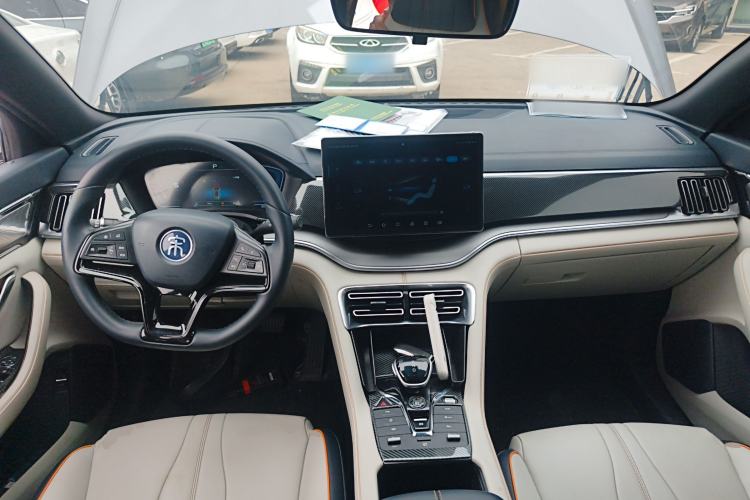 Used BYD Song PLUS New Energy 2021 DM-i 110KM Flagship Model Center Console