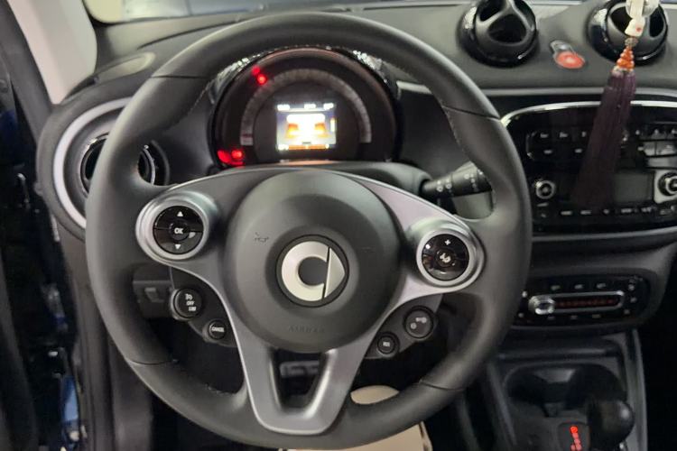 Used smart fortwo 2018 0.9T 66kW Hardtop Pioneer Edition China V Emission Standard Steering Wheel