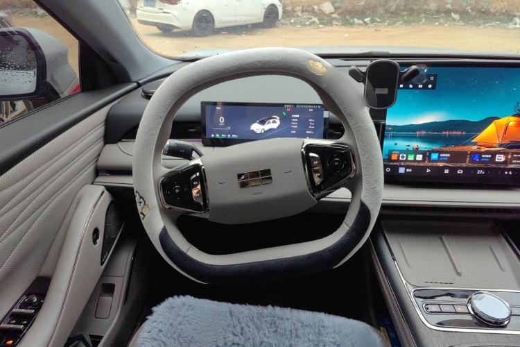 Used Geely Galaxy 8 2025 130km EM-i Deluxe Edition
