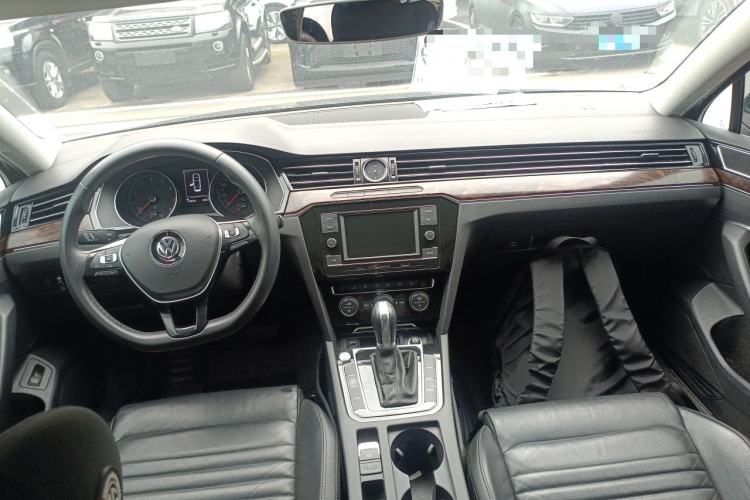 Used Volkswagen Magotan 2018 Facelift 330TSI DSG Luxury Model Center Console